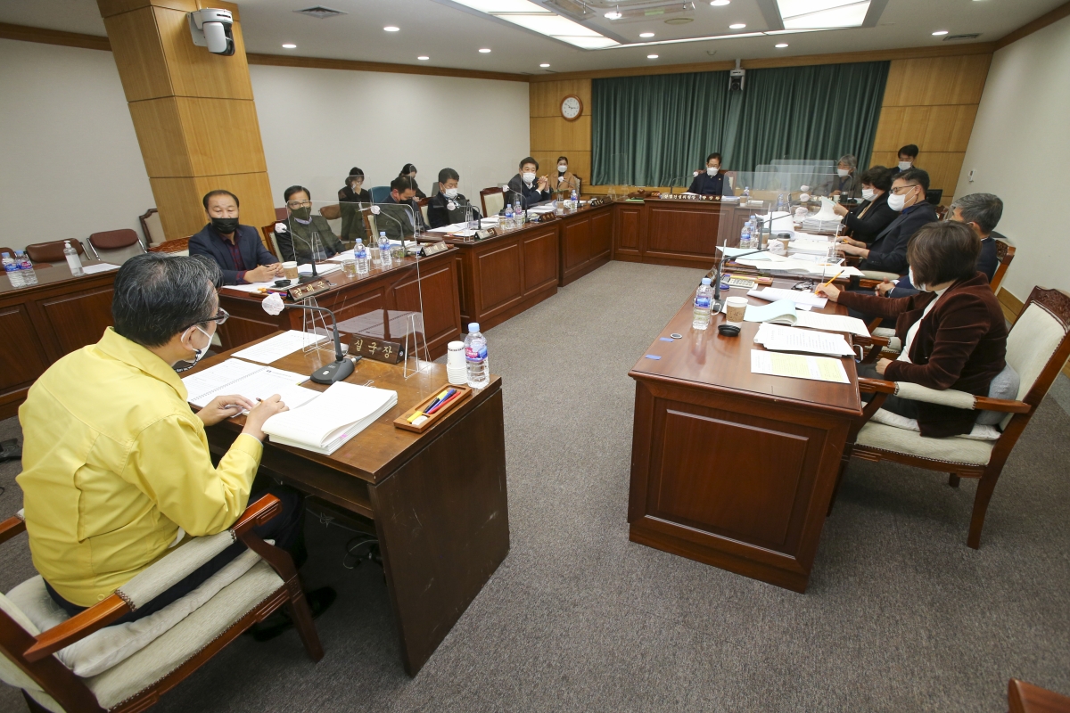 20201126-033[AP7U3618-제245회 정례회 산업건설위원회 조례안 심사활동.JPG