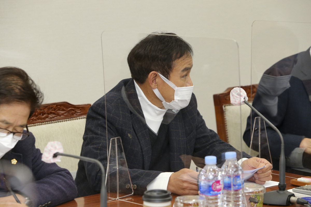 20201130-008[AP7U3920-제245회 정례회 의회운영위원회 소관 2021년도 예산안 및 기금운용계획안 예비심사활동.JPG