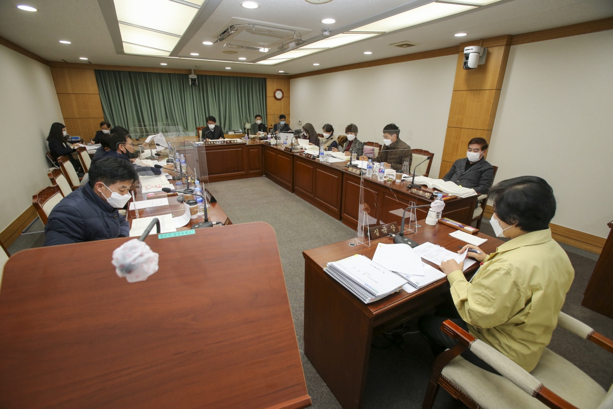 20201202-002[AP7U4243-제245회 정례회 기획행정위원회 소관 2021년도 예산안 및 기금운용계획안 예비심사활동.JPG