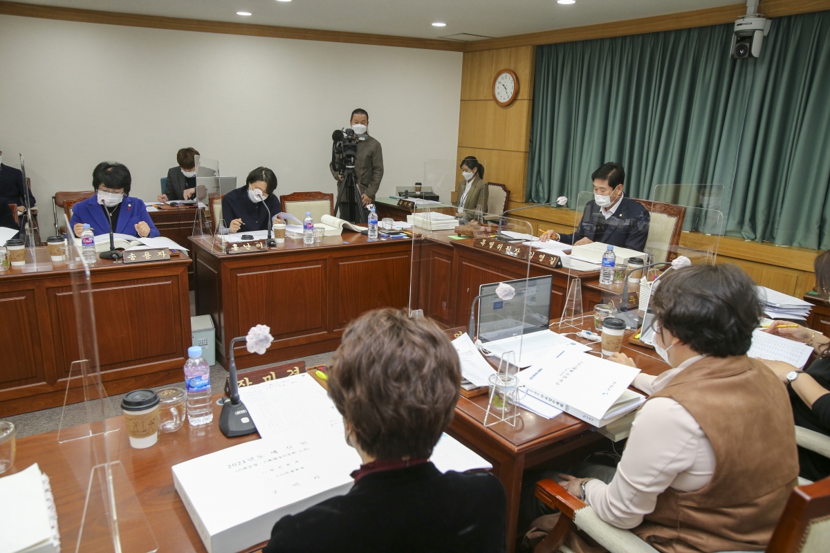 20201207-015[AP7U4485-제245회 정례회 예산결산특별위원회 2021년도 예산안 및 기금운용계획안 심사활동.JPG