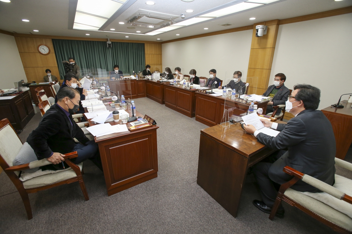 20201207-007[AP7U4489-제245회 정례회 예산결산특별위원회 2021년도 예산안 및 기금운용계획안 심사활동.JPG