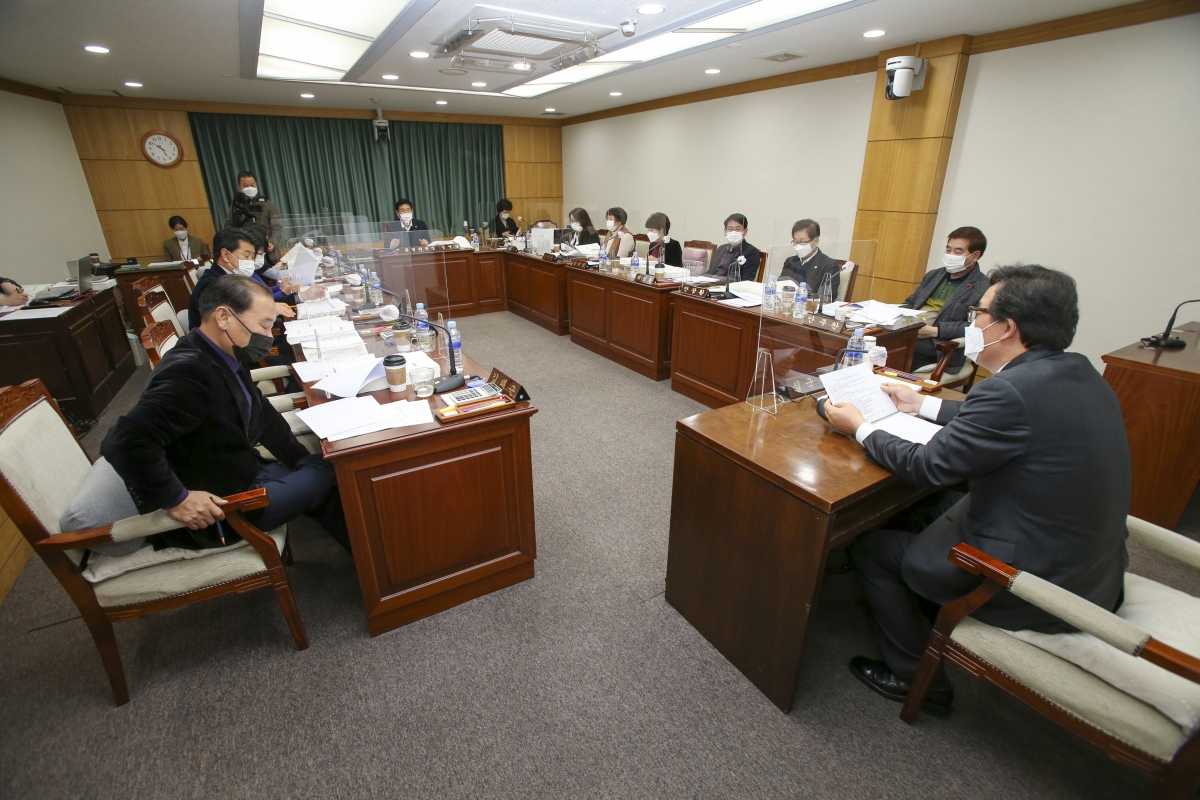 20201207-006[AP7U4488-제245회 정례회 예산결산특별위원회 2021년도 예산안 및 기금운용계획안 심사활동.JPG