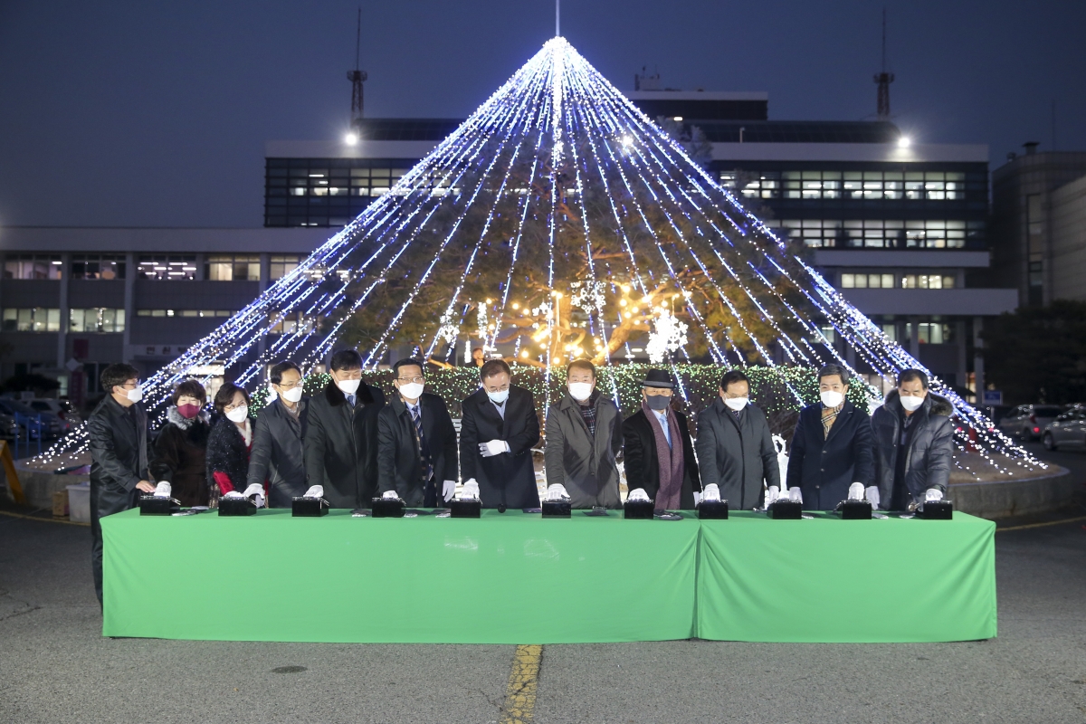20201218-004[AP7U5491-구미시청 트리 점등식.JPG