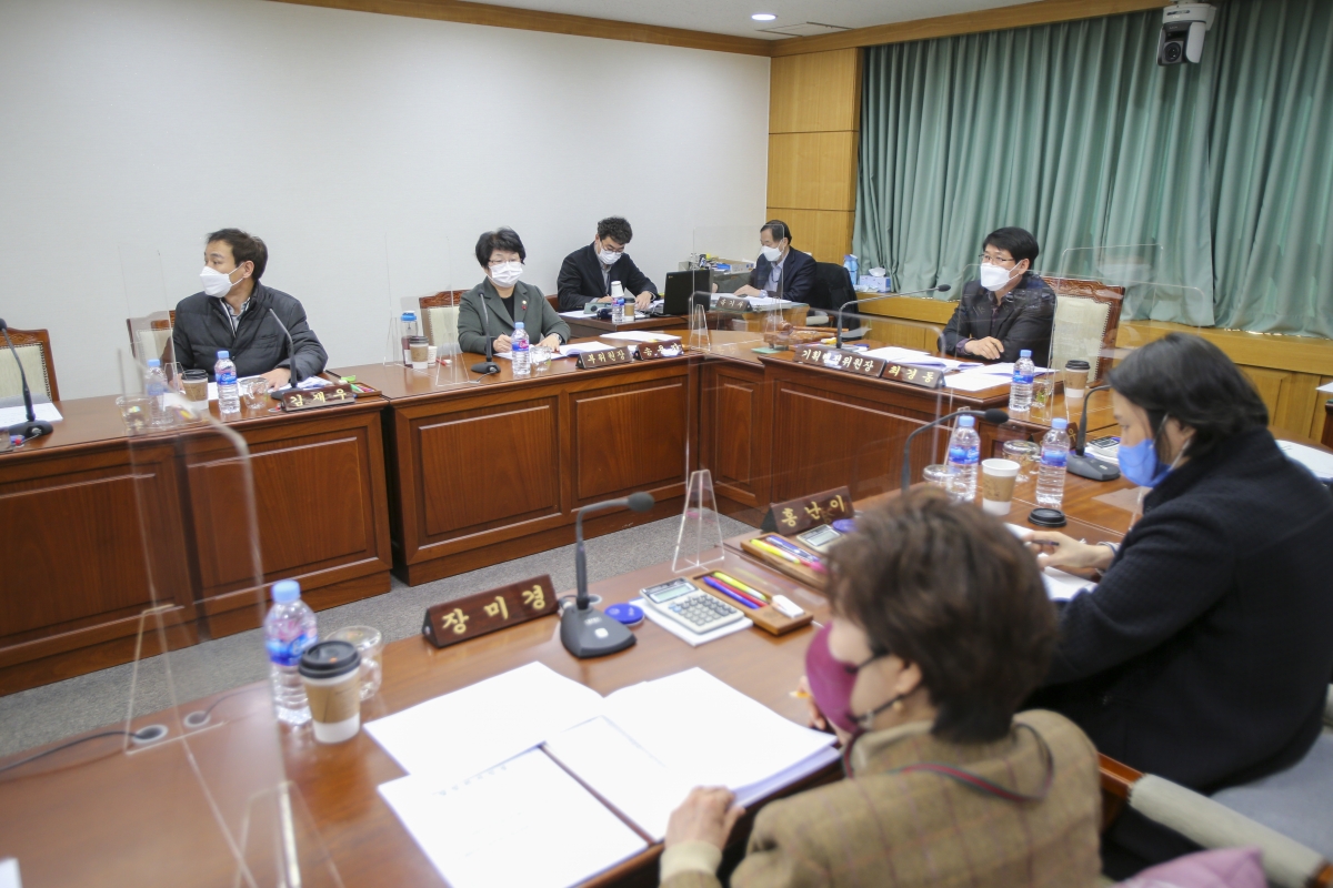 20210203-004[AP7U7017-제246회 임시회 기획행정위원회 조례안 심사활동.jpg