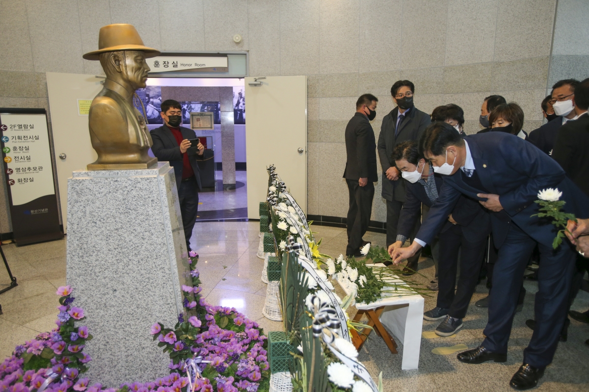 20210301-042[AP7U7611-3.1절 기념 왕산 허위 선생 추념.jpg