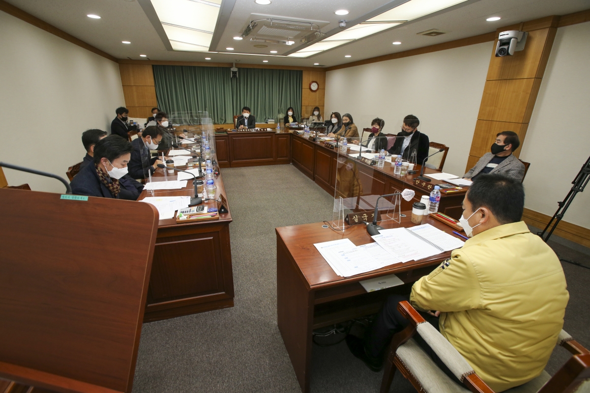 20210305-001[AP7U8305-제247회 임시회 기획행정위원회 조례안 심사활동.jpg