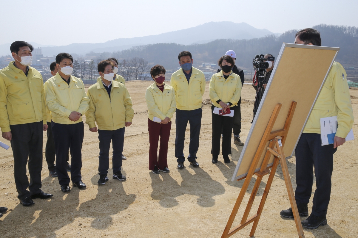 20210308-021[AP7U8481-제247회 임시회 산업건설위원회 고아 제2농공단지 공사현장방문.jpg