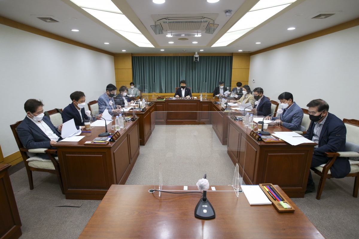 20210412-001[AP7U9848-제248회 임시회 의회운영위원회 행정사무감사 계획서 작성.jpg