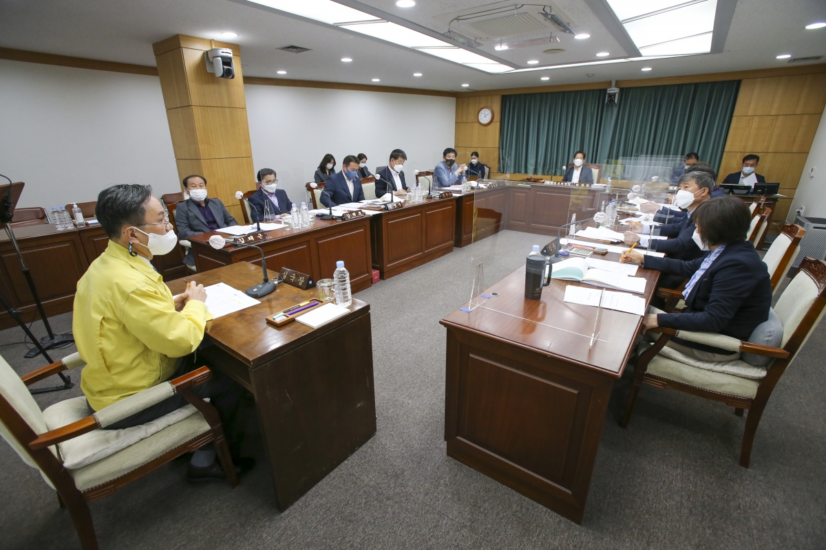 20210412-030[AP7U9921-제248회 임시회 산업건설위원회 조례심사 및 행정사무감사 계획서 작성.jpg