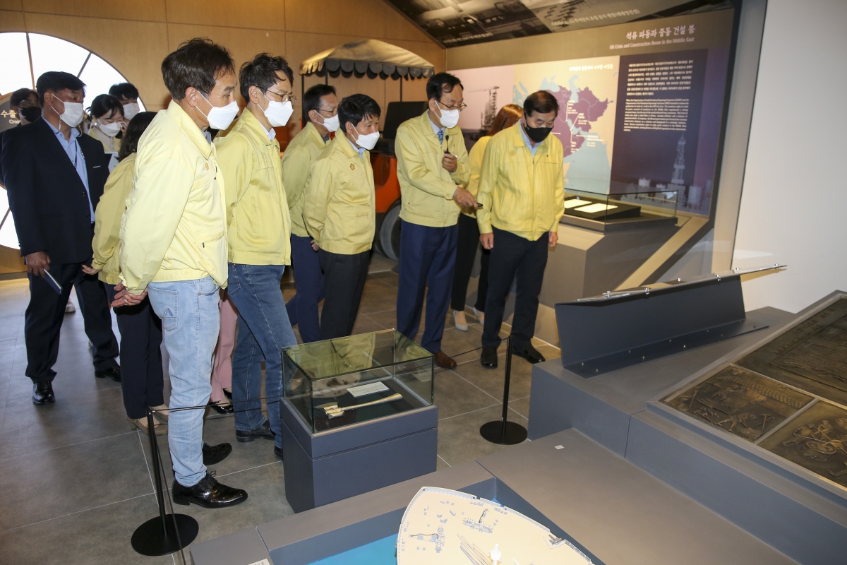 20210413-054[AP7U0228-제248회 임시회 기획행정위원회 박정희대통령역사자료관 방문.jpg