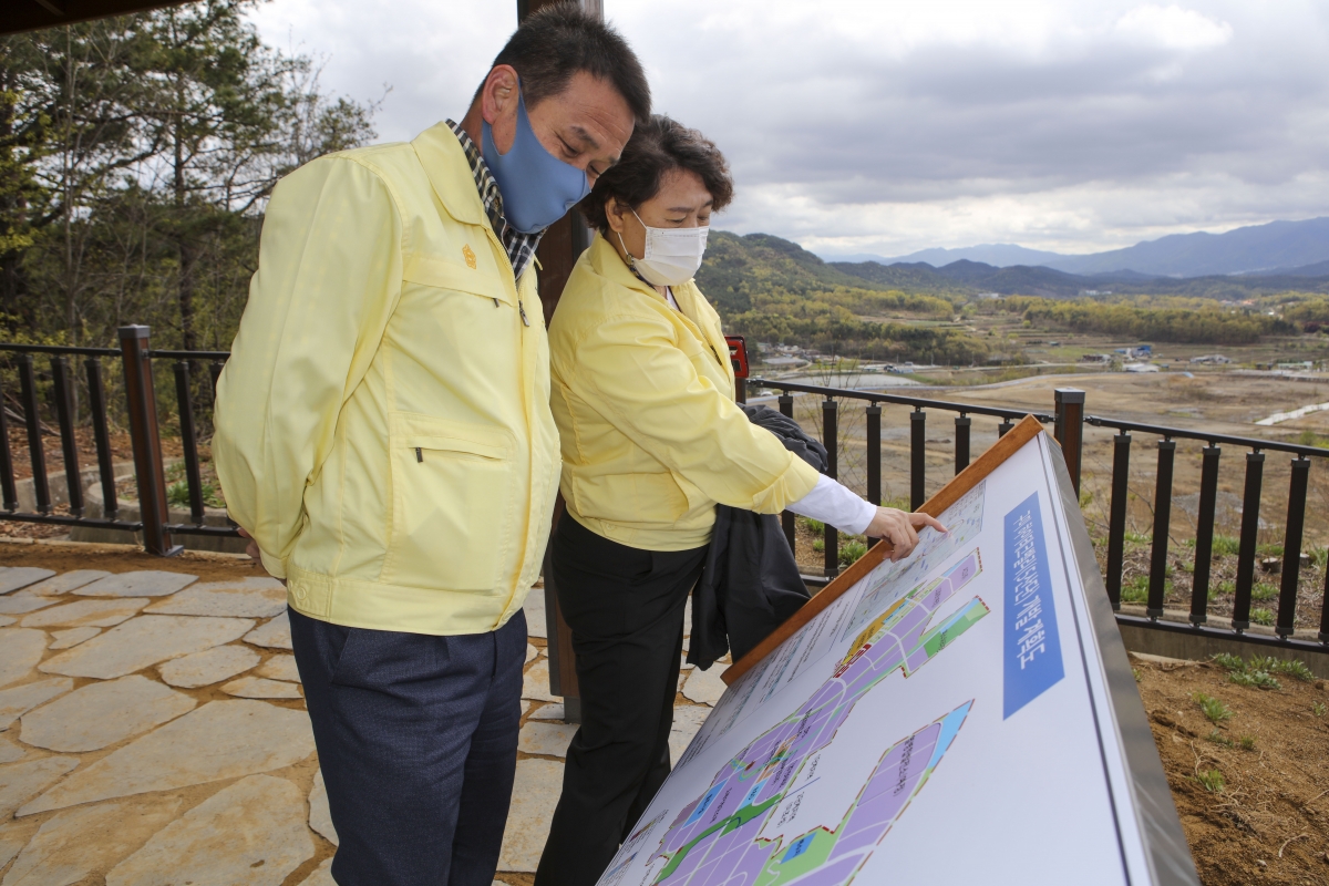 20210413-107[IMG_8135-제248회 임시회 산업건설위원회 국가5산업단지 조성사업 현장방문 활동.jpg