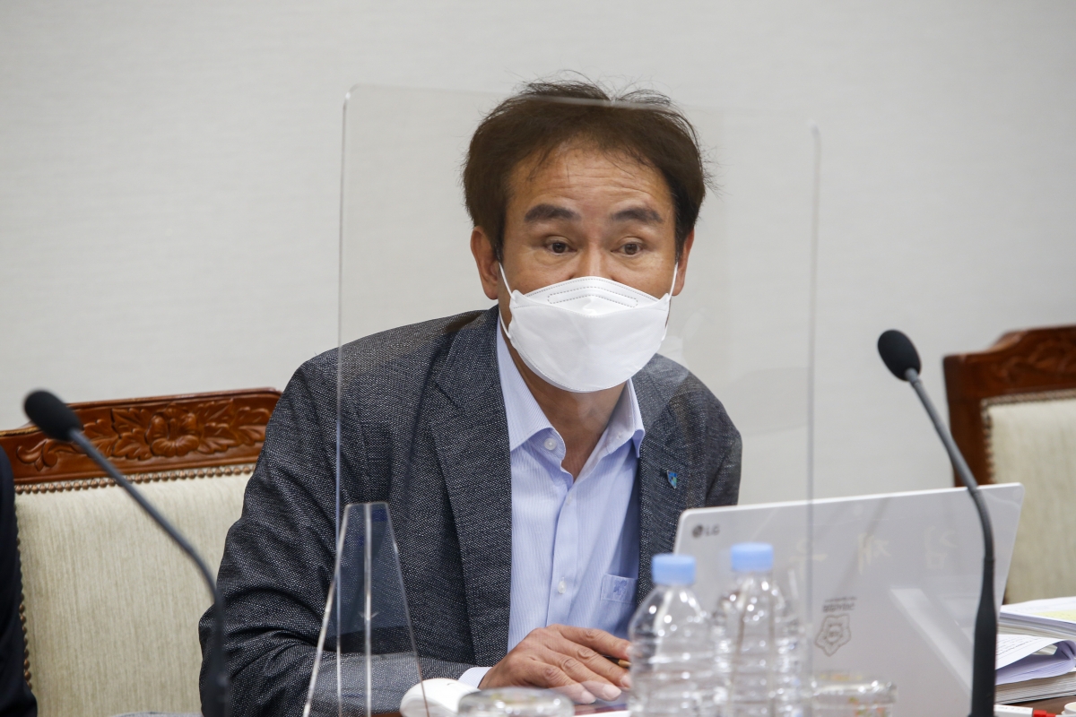 20210510-014[_P7U0298-제249회 임시회 기획행정위원회 조례안 심사활동.jpg