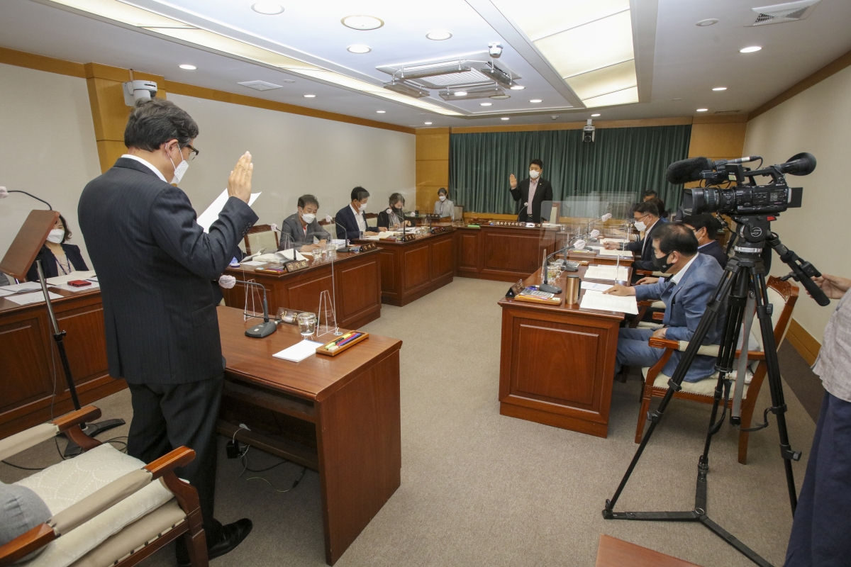 20210603-006[IMG_9006-제250회 정례회시 의회운영위원회 소관 행정사무감사 활동.jpg