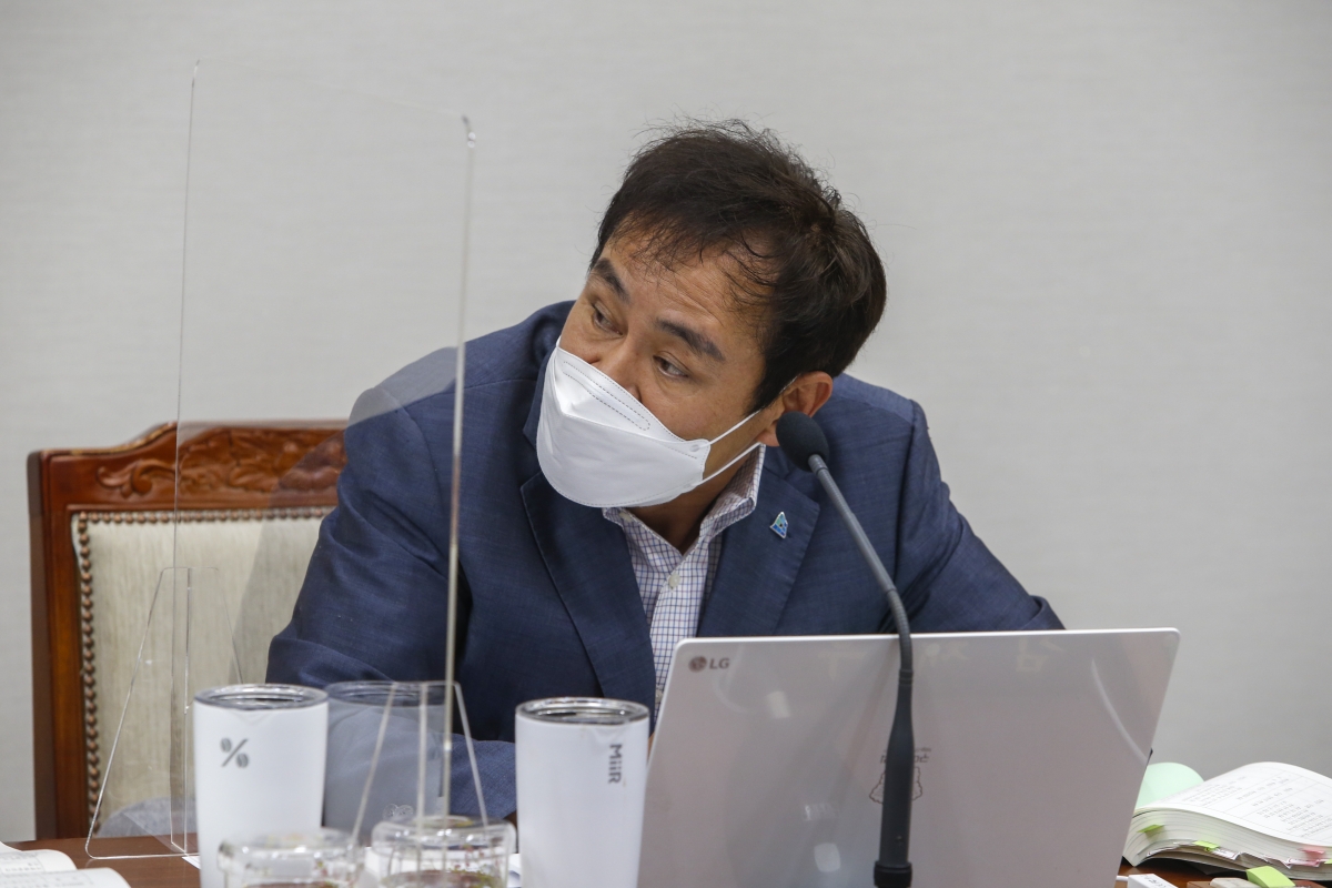 20210607-012[_P7U0786-제250회 정례회시 기획행정위원회 소관 행정사무감사 활동.jpg