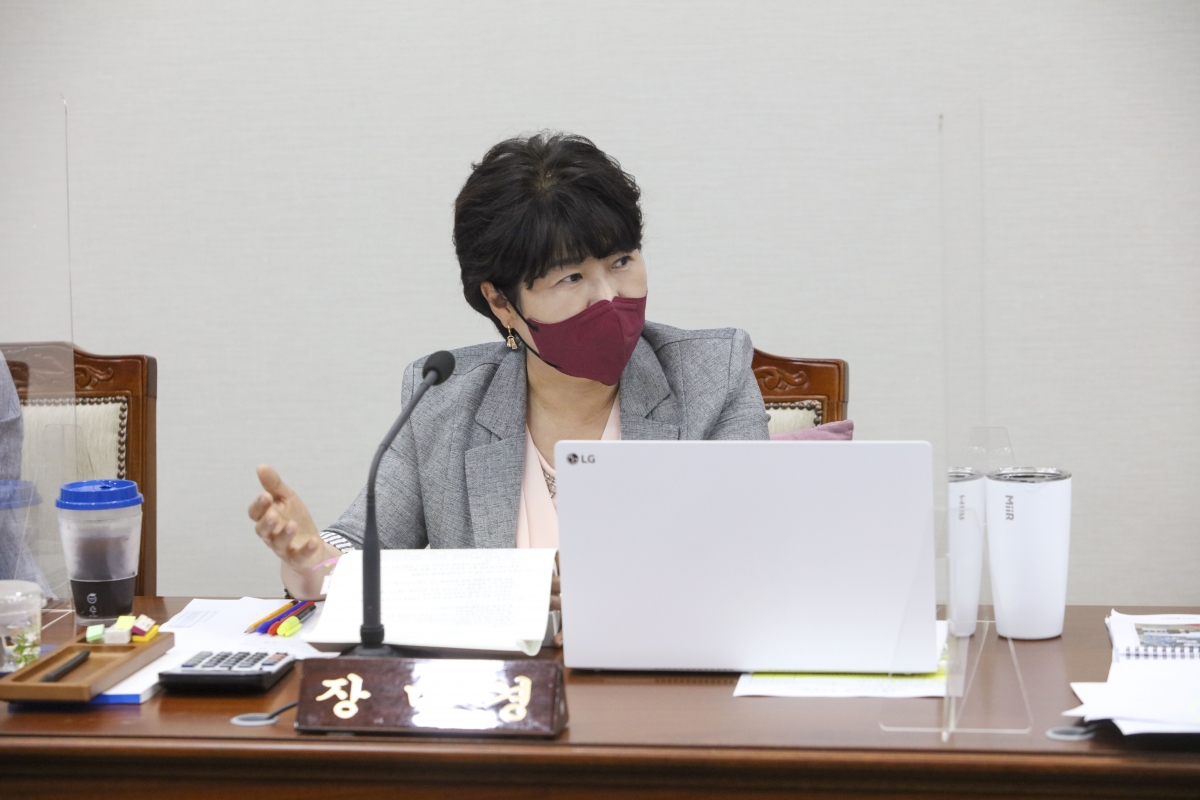 20210603-045[IMG_9225-제250회 정례회시 기획행정위원회 소관 행정사무감사 활동.jpg