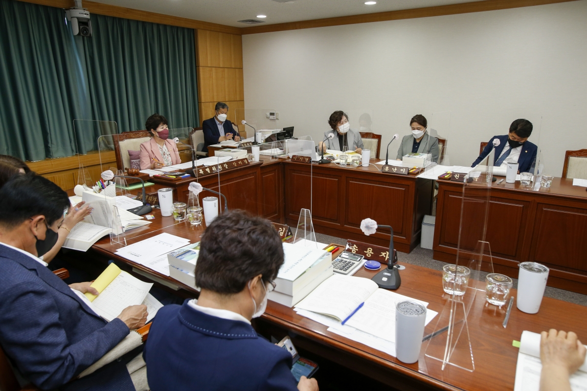 20210618-011[_P7U1225-제250회 정례회시 예산결산특별위원회 2020회계연도 세입세출결산승안 심사활동.jpg