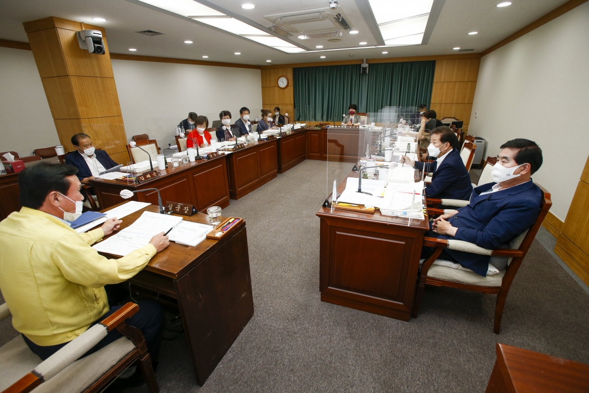 20210622-036[_P7U1742-제250회 정례회시 예산결산특별위원회 2021년도 제1회 추가경정예산안 및 기금운영계획변경안 심사활동.jpg