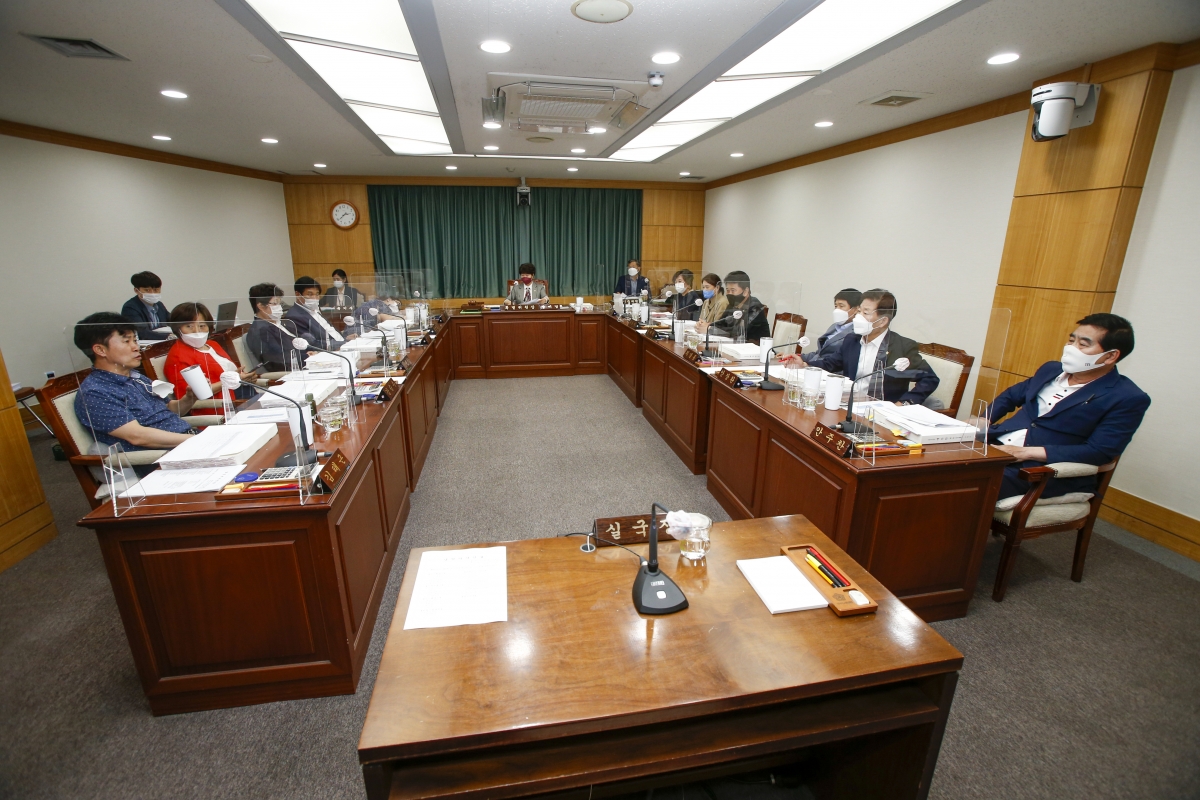 20210622-037[_P7U1830-제250회 정례회시 예산결산특별위원회 2021년도 제1회 추가경정예산안 및 기금운영계획변경안 심사활동.jpg