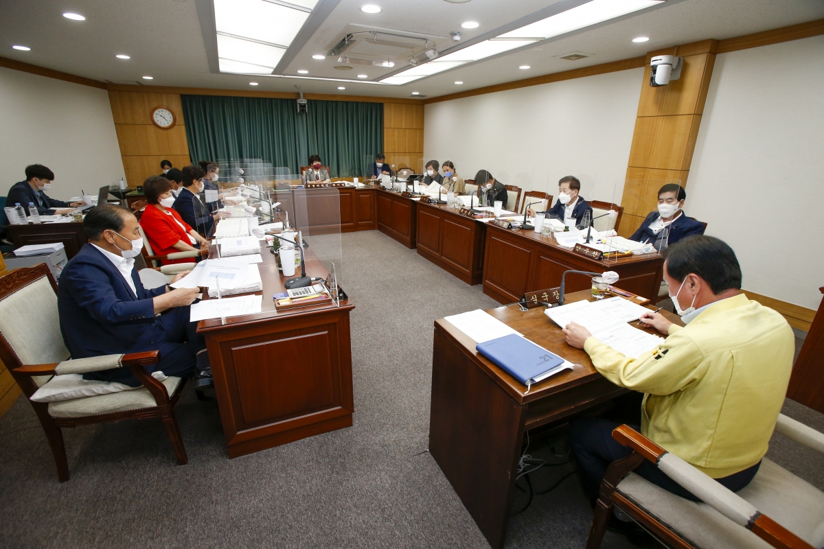 20210622-035[_P7U1739-제250회 정례회시 예산결산특별위원회 2021년도 제1회 추가경정예산안 및 기금운영계획변경안 심사활동.jpg
