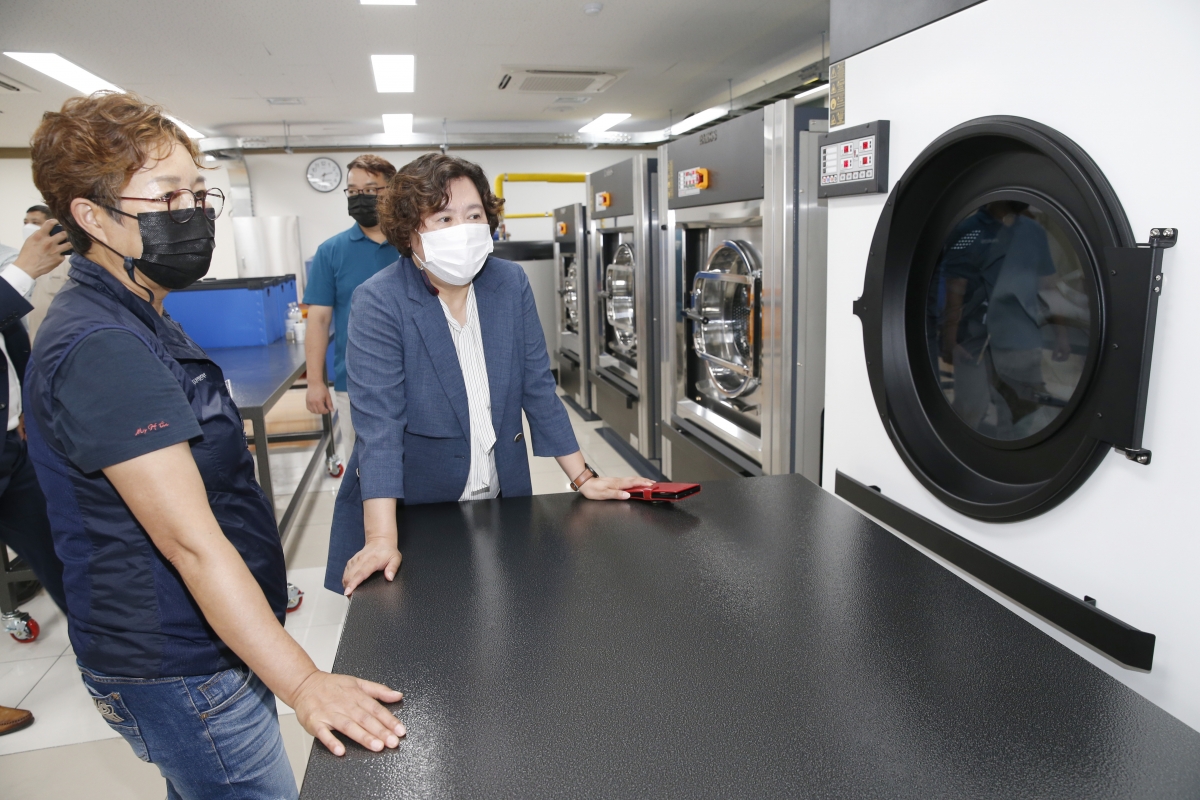 20210715-060[_P7U4087-구미시 노동자 작업복 공동세탁소 개소식.JPG