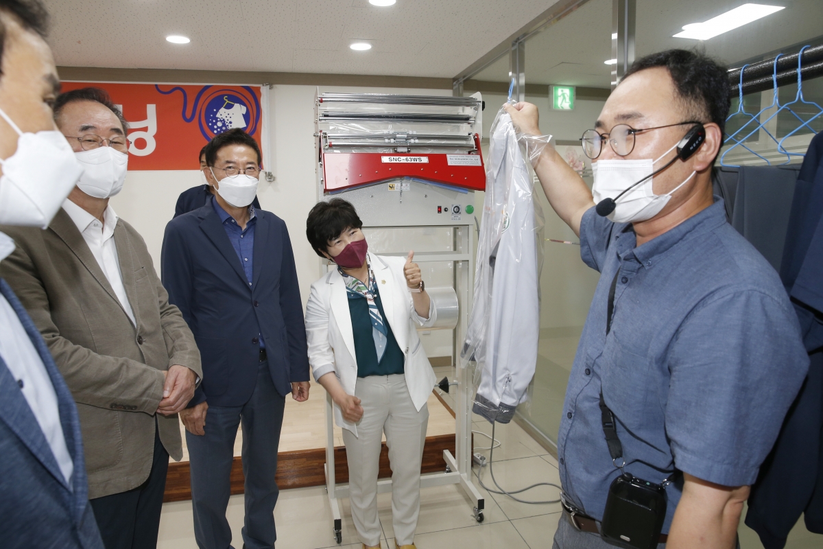 20210715-057[_P7U4075-구미시 노동자 작업복 공동세탁소 개소식.JPG