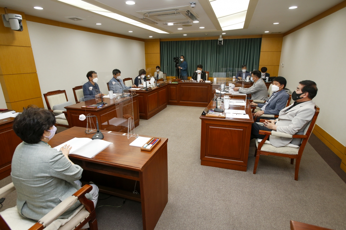 20210902-004[_P7U4706-폐회중 의회운영위원회 활동.jpg