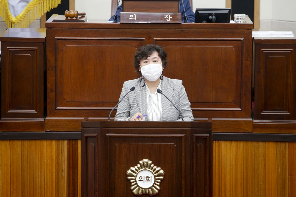 20210909-025[_P7U5074-제252회 임시회 제1차 본회의시 이지연 의회운영부위원장 낙동강통합물관리방안 관련 추진상황보고 요구안 제안설명.jpg