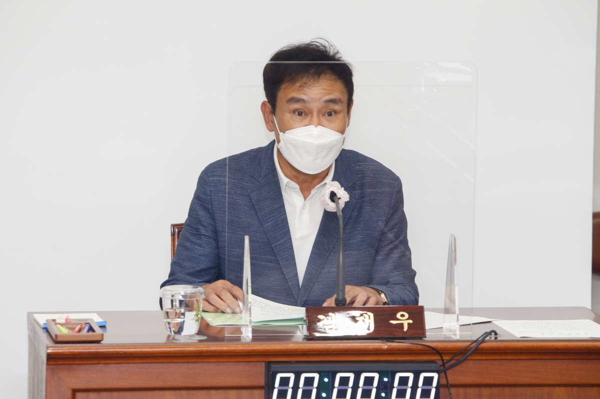 20210910-011[_P7U5197-제252회 임시회 기획행정위원회 조례안 심사활동.jpg