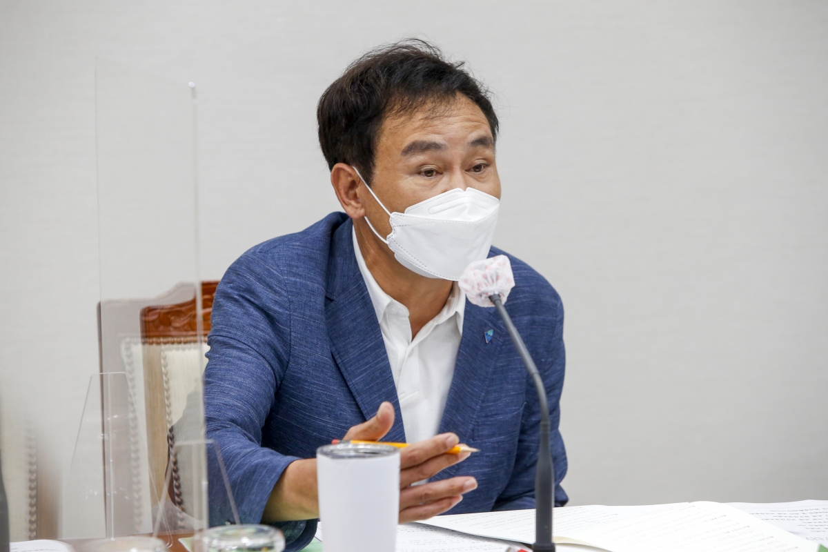 20210910-018[_P7U5167-제252회 임시회 기획행정위원회 조례안 심사활동.jpg