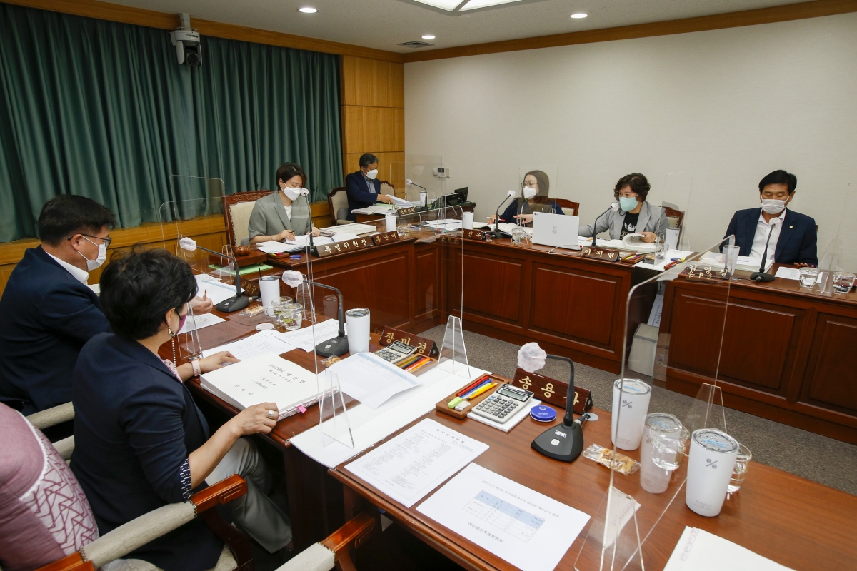 20210914-011[_P7U5468-제252회 임시회 예산결산특별위원회 2021년도 제2회 추가경정예산안 심사활동.jpg