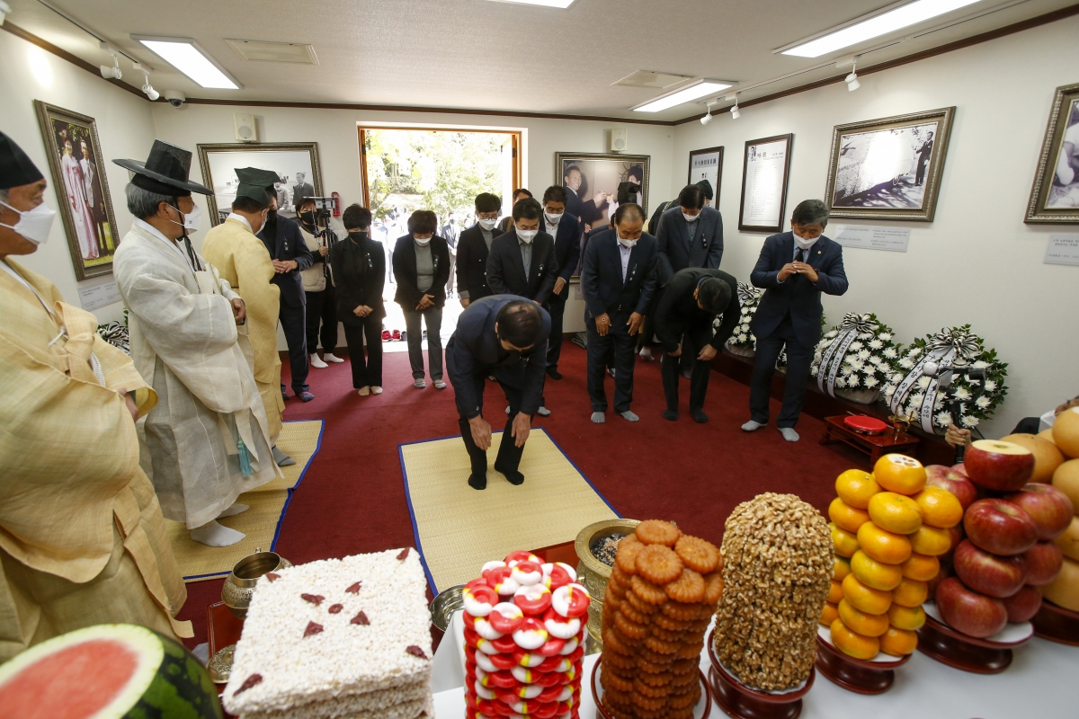 20211026-023[_P7U9003-박정희대통령 42주기 추모제.jpg