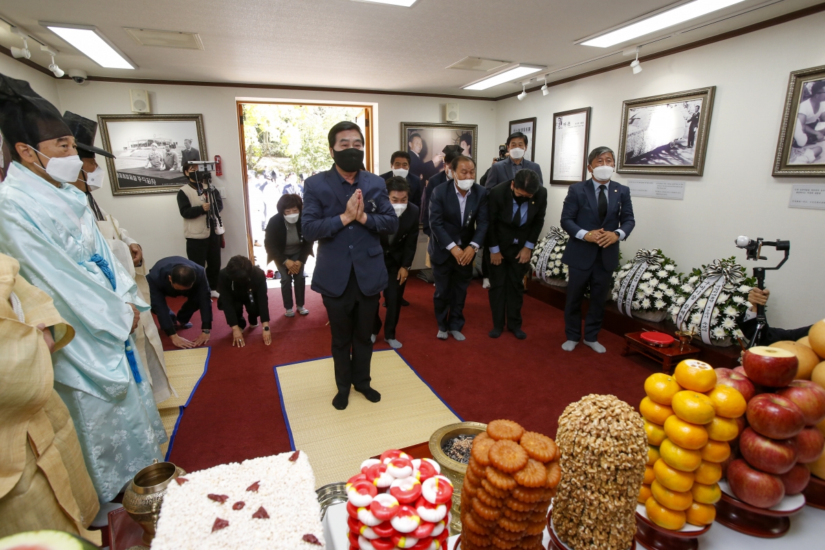 20211026-025[_P7U9007-박정희대통령 42주기 추모제.jpg