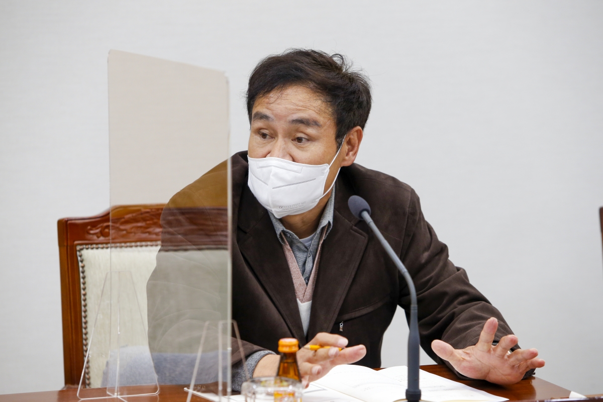 20211027-005[_P7U9127-제253회 임시회시 의회운영위원회 소관 2022년도 주요업무계획안 심사활동.jpg