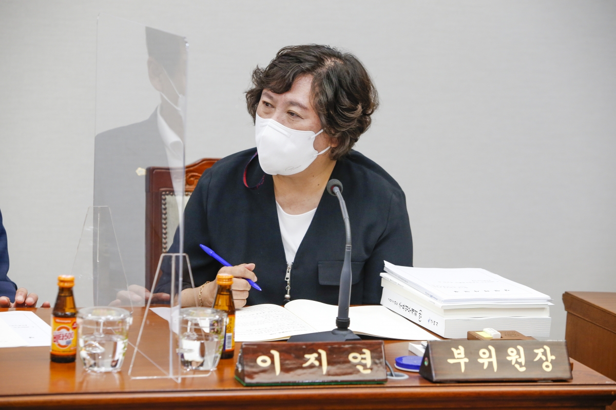 20211027-009[_P7U9148-제253회 임시회시 의회운영위원회 소관 2022년도 주요업무계획안 심사활동.jpg