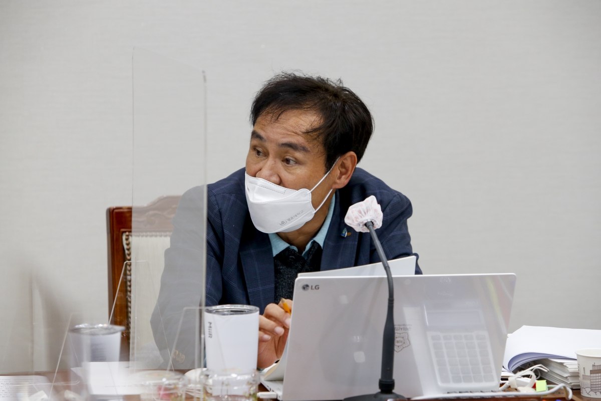 20211022-010[_P7U8797-제253회 임시회시 기획행정위원회 조례안 심사활동.jpg