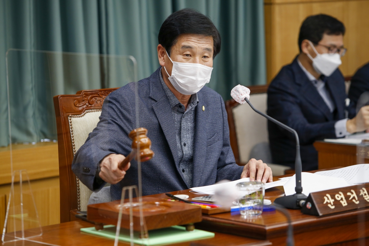 20211022-031[_P7U8845-제253회 임시회시 산업건설위원회 조례안 심사활동.jpg