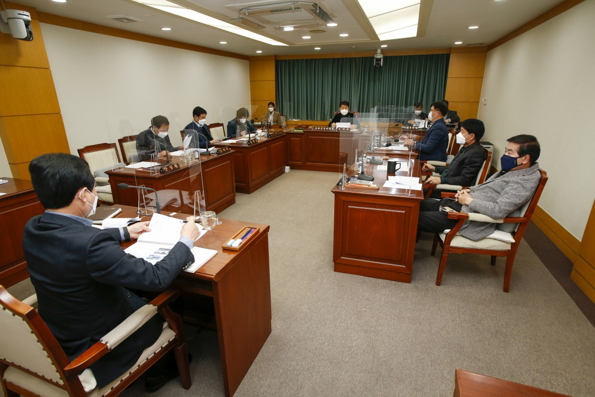 20211129-003[_P7U1532-제253회 정례회시 의회운영위원회 소관 2022년도 예산안 예비심사활동.jpg