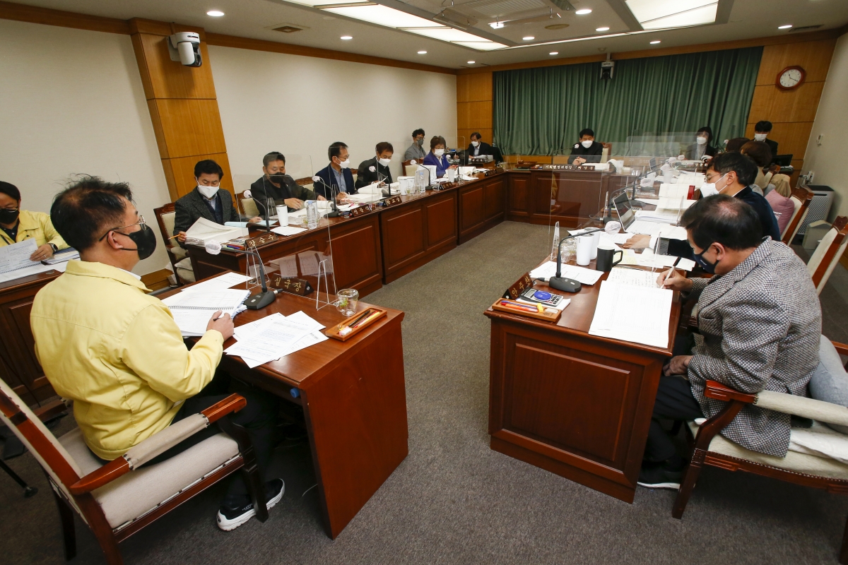 20211129-014[_P7U1599-제253회 정례회시 기획행정위원회 소관 2022년도 예산안 예비심사활동.jpg