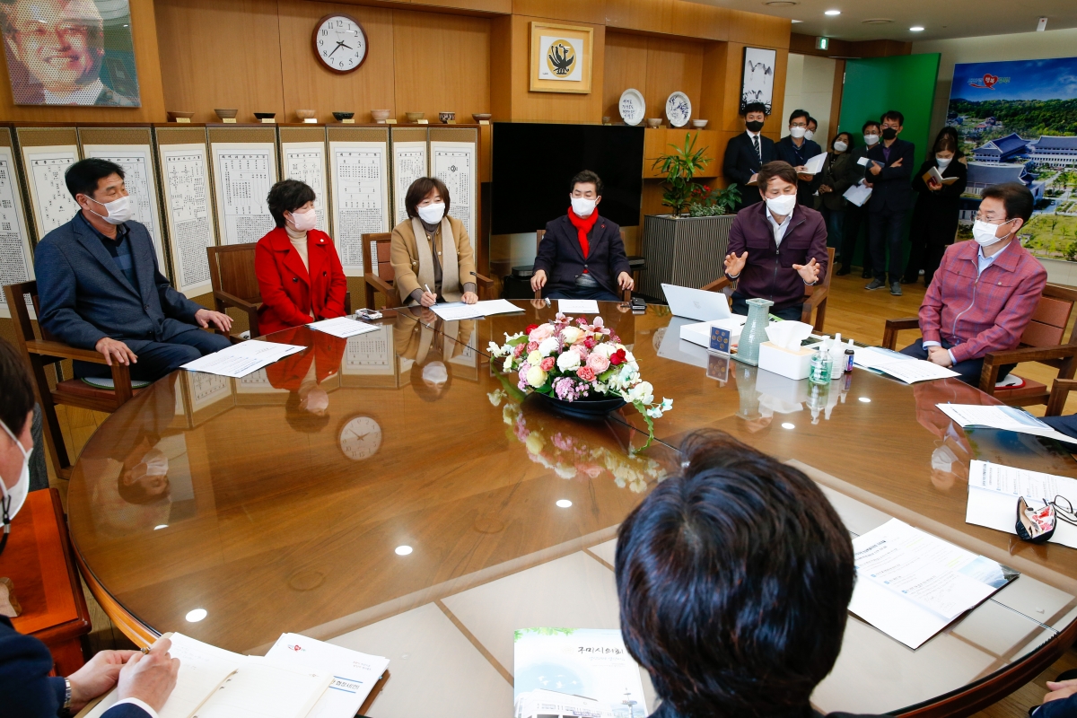 20220214-010[_P7U7121-폐회중 대구취수원구미이전반대특별위원회 이철우 경북도지사 방문.jpg