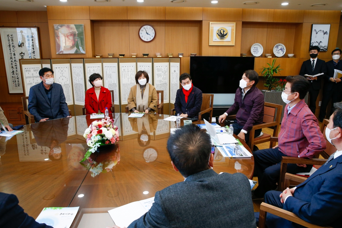 20220214-029[_P7U7182-폐회중 대구취수원구미이전반대특별위원회 이철우 경북도지사 방문.jpg