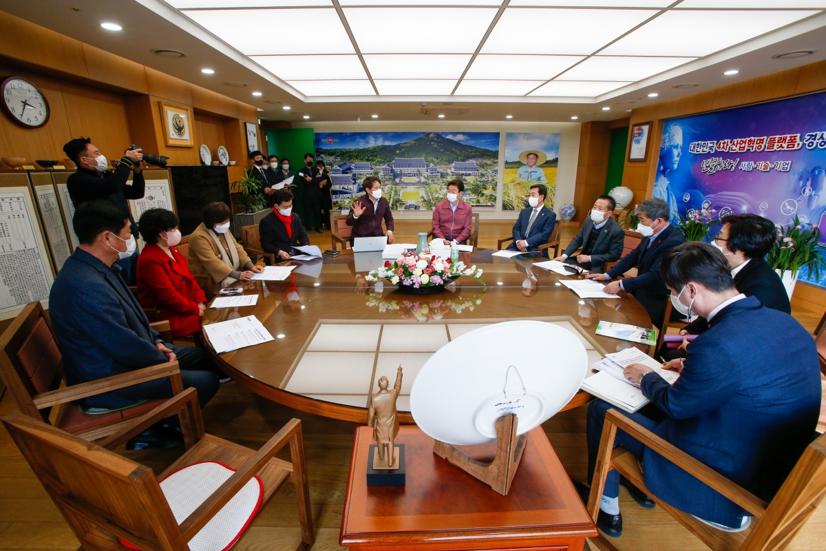 20220214-001[_P7U7094-폐회중 대구취수원구미이전반대특별위원회 이철우 경북도지사 방문.jpg