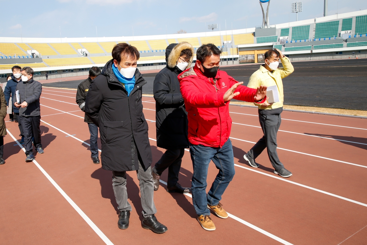 20220216-065[_P7U7578-전국체전 행정사무조사특별위원회 시민운동장 현장방문활동.jpg