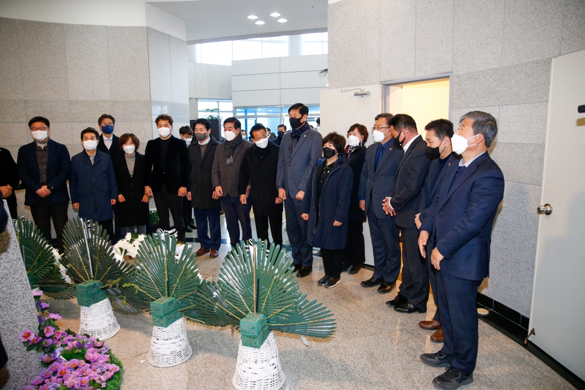 20220301-043[_P7U8538-3·1절 기념 왕산 허위 선생 추념.jpg