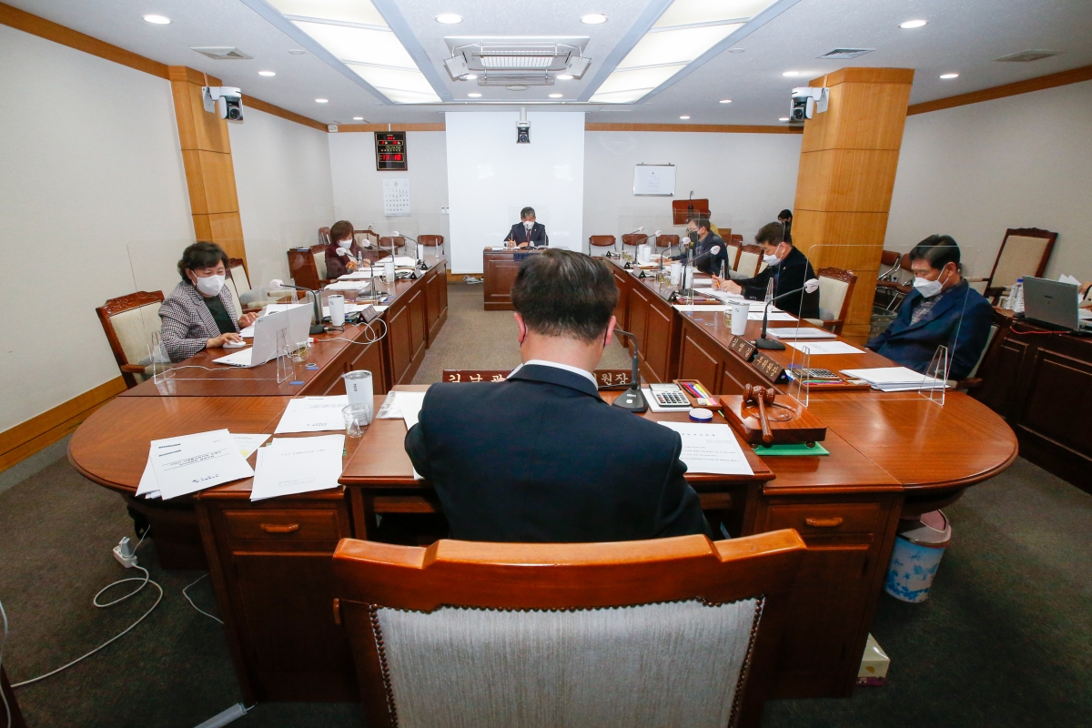 20220316-034[_P7U8876-제256회 임시회시 산업건설위원회 조례안 심사활동.jpg