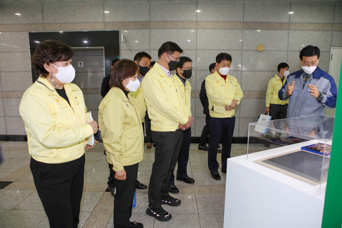 20220317-067[IMG_0422-제256회 임시회시 산업건설위원회 구미전자정보기술원 현장 방문.jpg