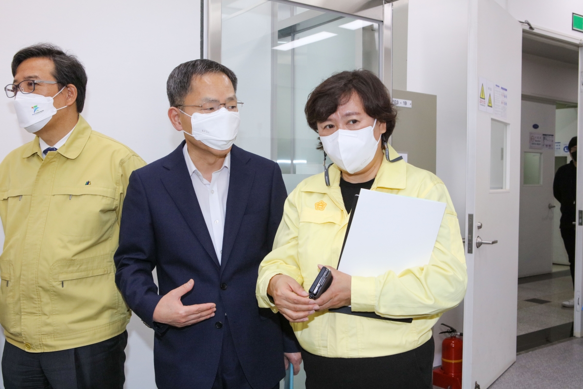 20220317-060[IMG_0406-제256회 임시회시 산업건설위원회 구미전자정보기술원 현장 방문.jpg