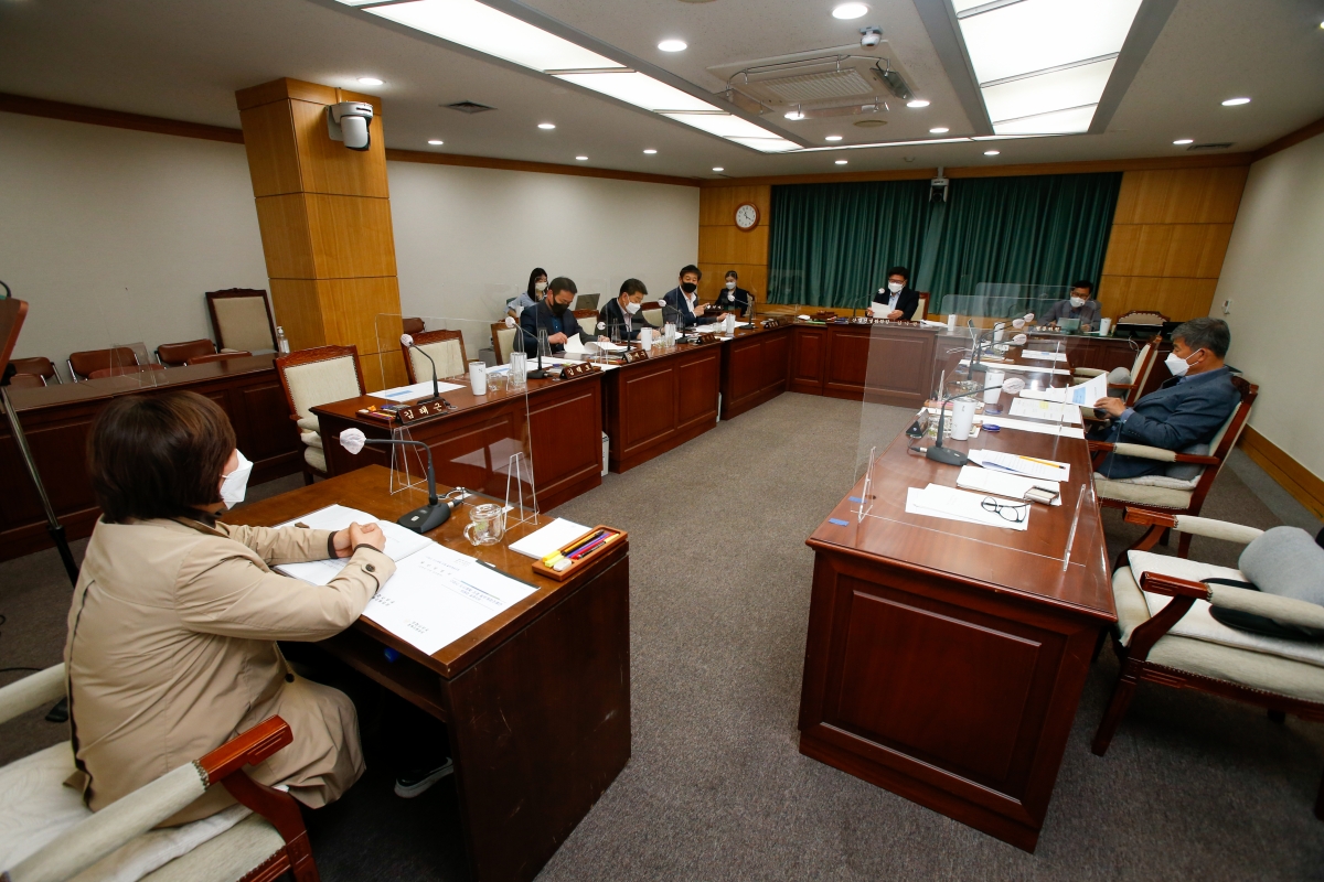 20220413-010[_P7U0223-제257회 임시회 산업건설위원회 조례안 심사활동.JPG
