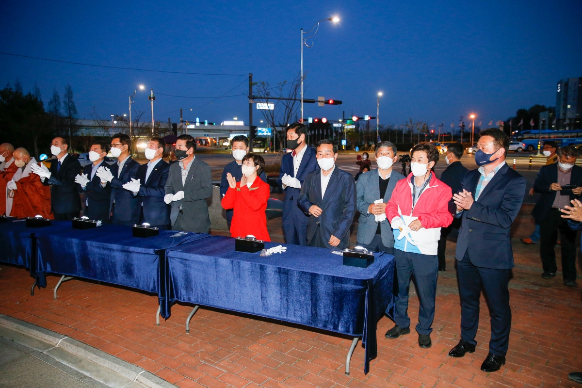 20220408-043[_P7U0010-불기2566 봉축탑 점등식.jpg