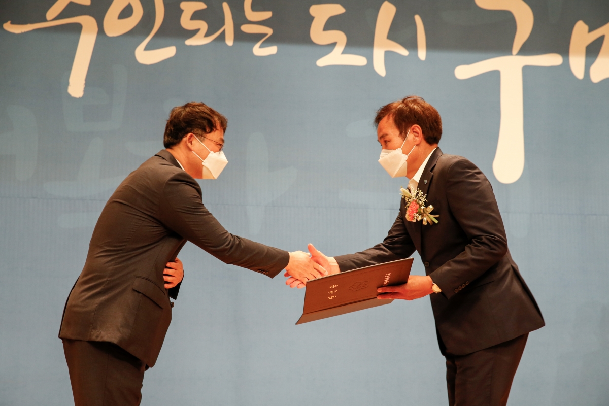 20220603-028[_P7U0886-제8회 전국동시지방선거 당선증 교부식.JPG