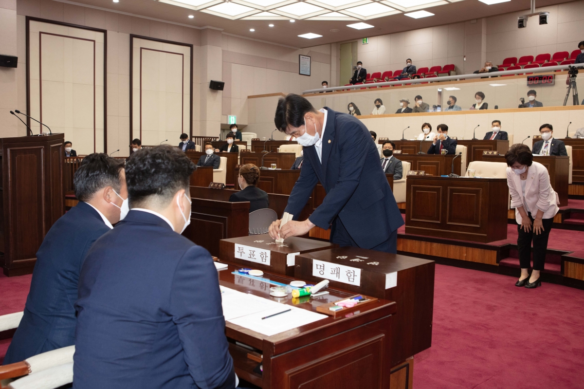 20220701-034[IMG_1362-제259회 임시회 제1차 본회의시 의장선거.JPG